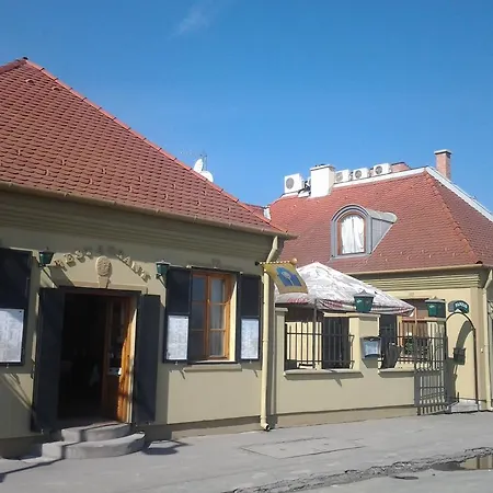 בית הארחה Corner Panzio